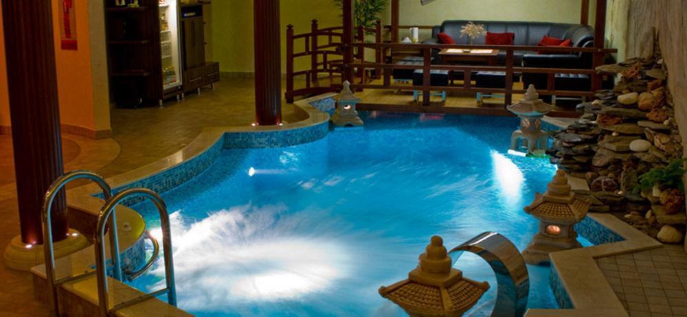 Rossa Hotel