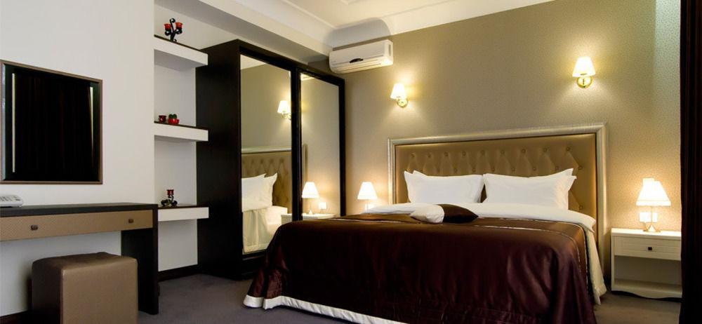 Rossa Hotel 3*